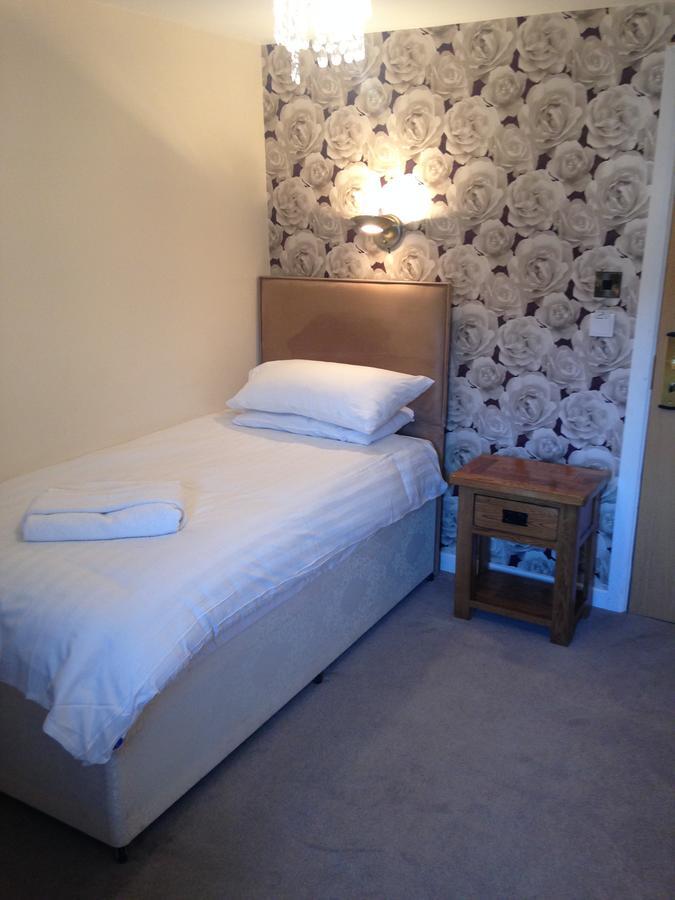 The Elephant & Castle Hotel Newtown  Esterno foto